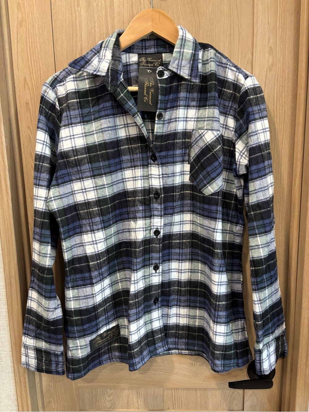 The Vermont Flannel Co Plaid Button Up Shirt Size S NEW